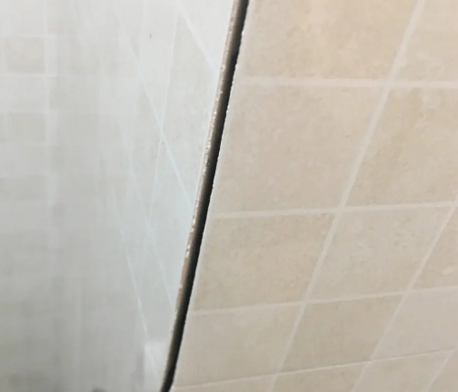 宁夏瓷砖空鼓维修公司分享阳台瓷砖脱落的修复过程可以分为以下几个步骤